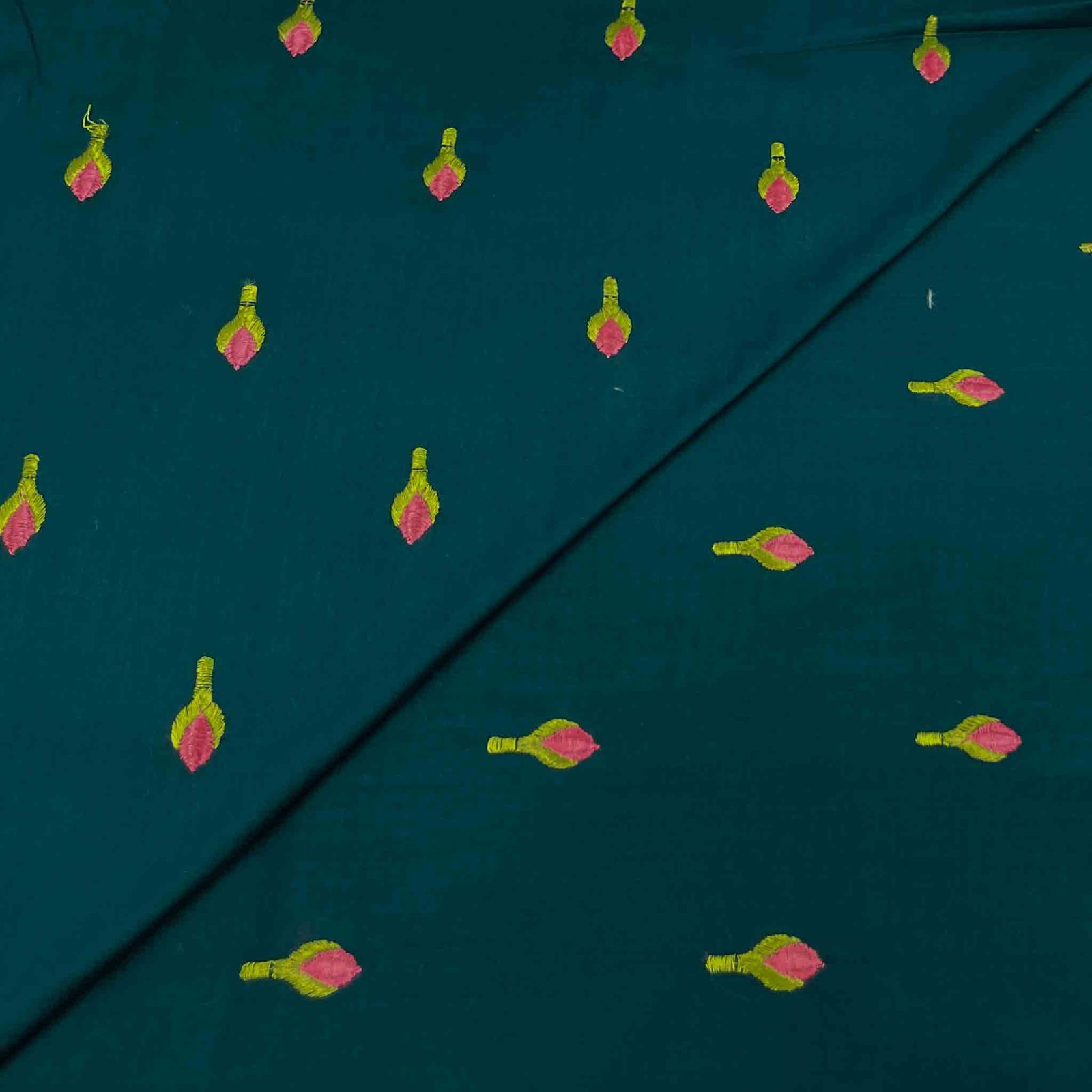 Lawn Embroidery D25453