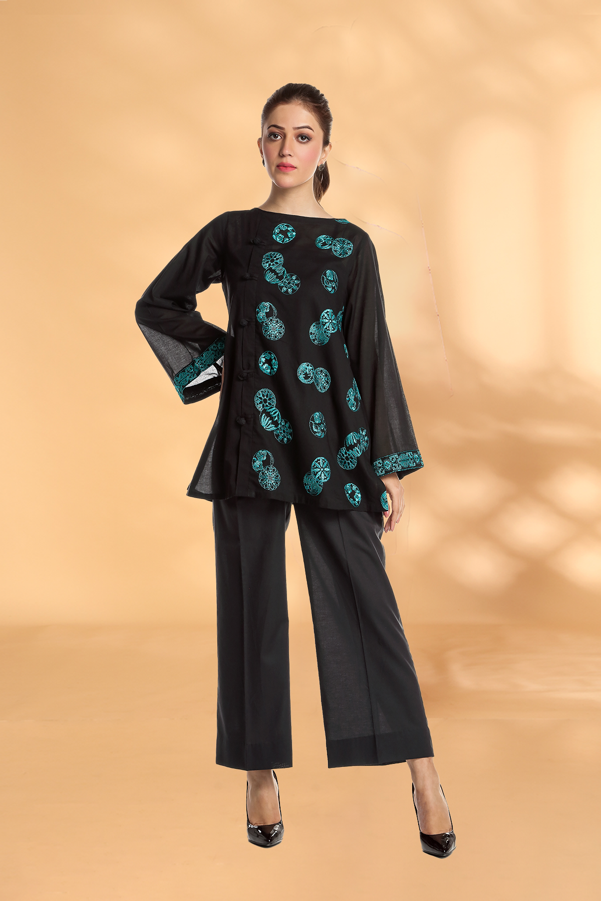 PRET EMBROIDERED LAWN 1 PCS