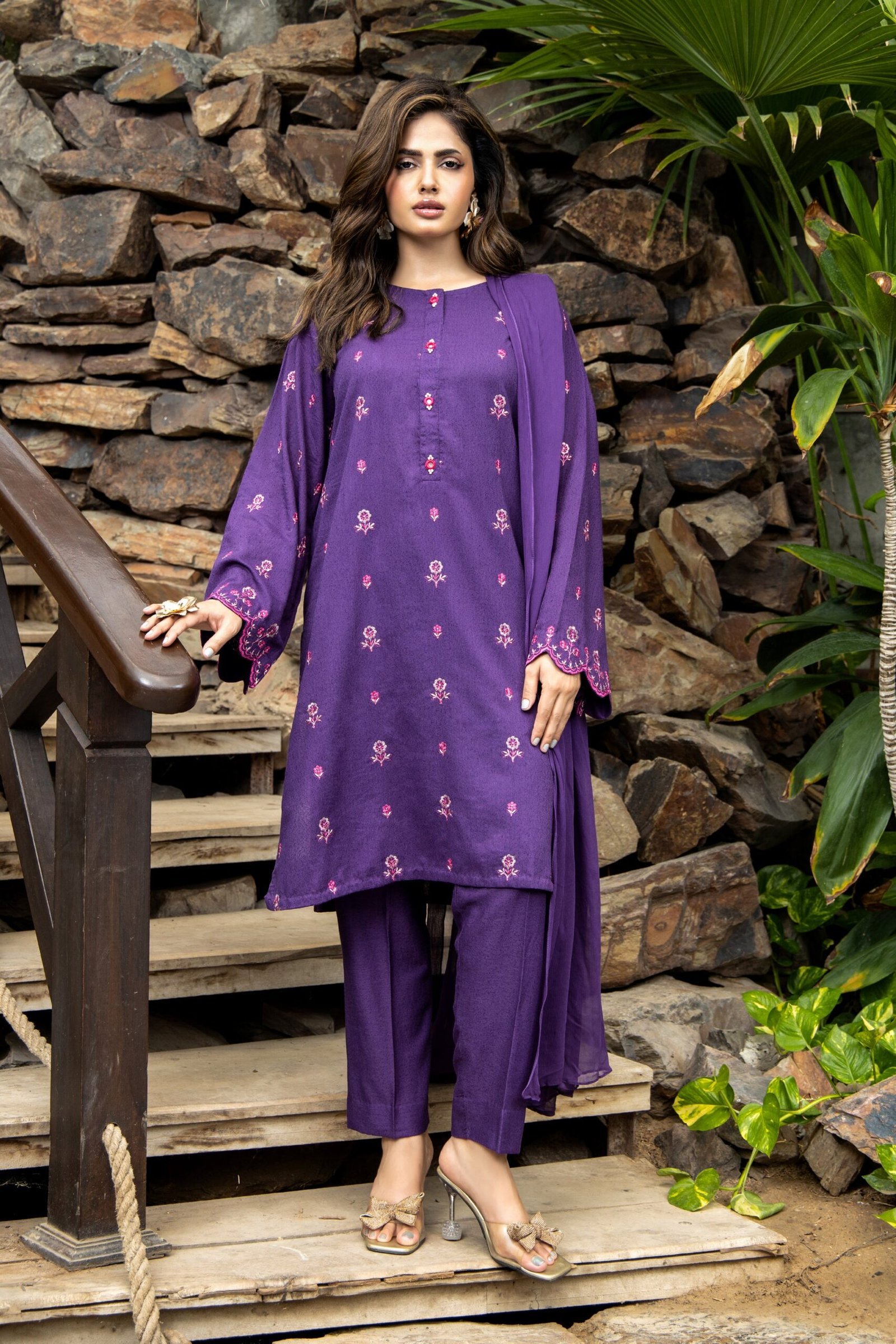 PRET EMBROIDERED & SHEESHA WORK KARANDI LAWN 3 PCS