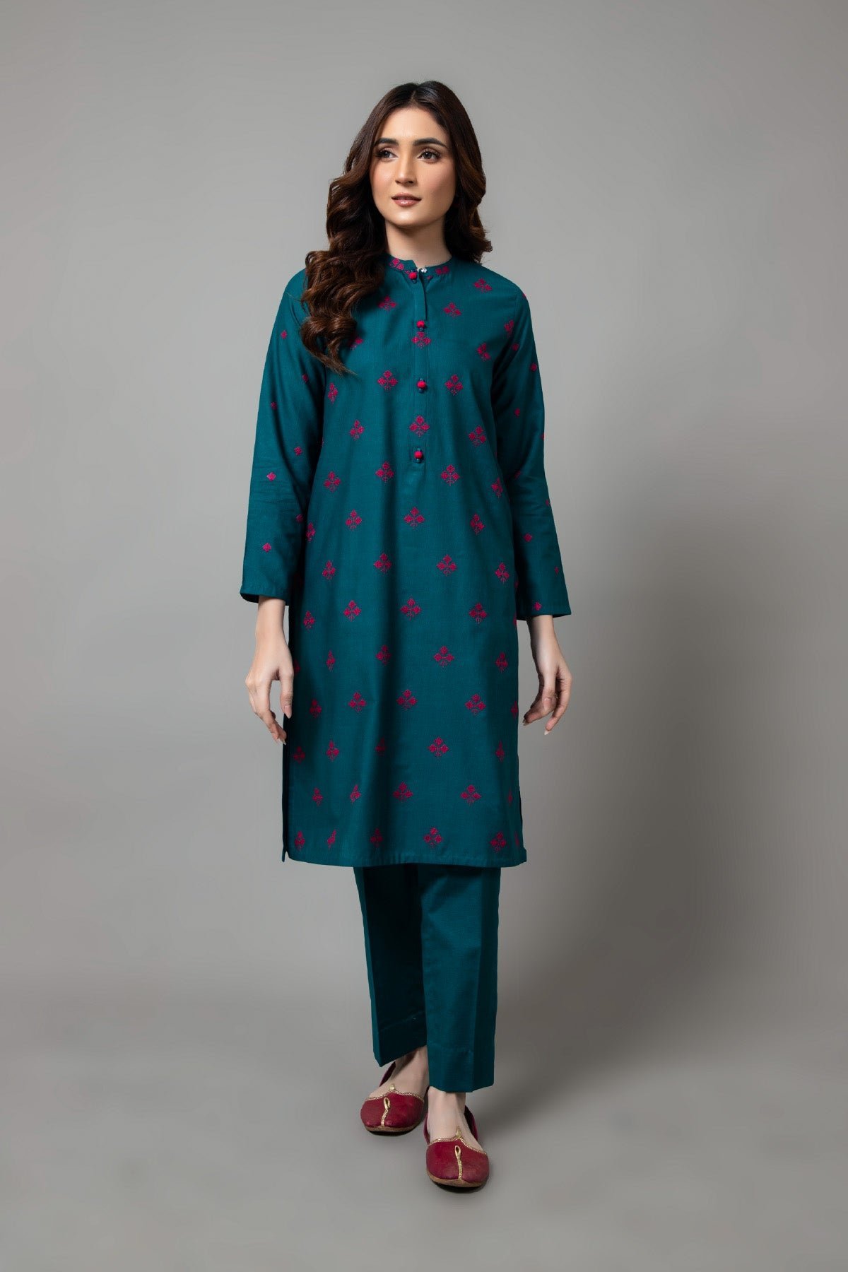 PRET EMBROIDERED SLUB KHADDAR 2 PCS